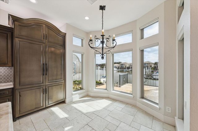 529 Southport Lane, Kemah, TX 77565