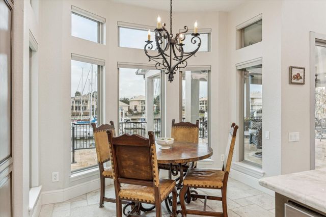 529 Southport Lane, Kemah, TX 77565