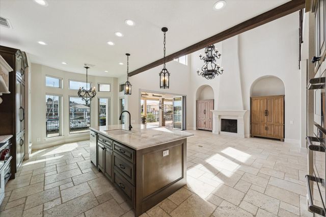 529 Southport Lane, Kemah, TX 77565