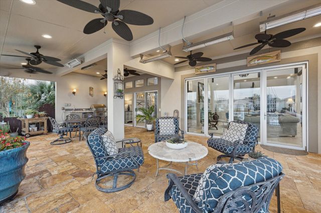 529 Southport Lane, Kemah, TX 77565