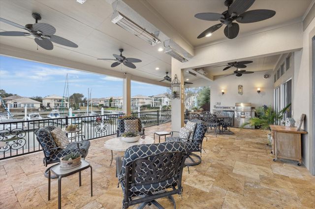 529 Southport Lane, Kemah, TX 77565