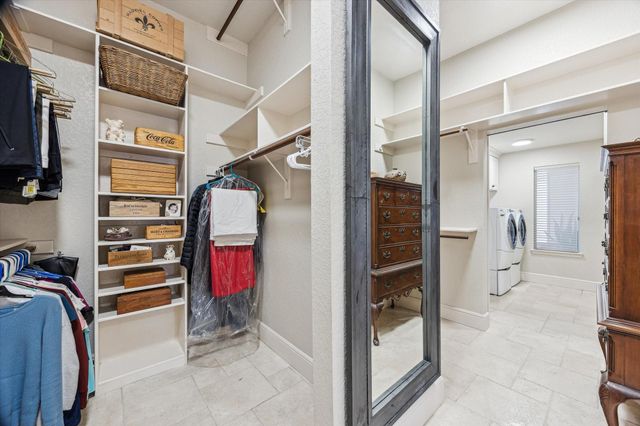 529 Southport Lane, Kemah, TX 77565