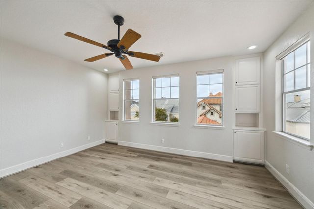 529 Southport Lane, Kemah, TX 77565