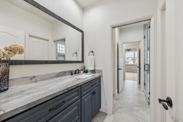 529 Southport Lane, Kemah, TX 77565