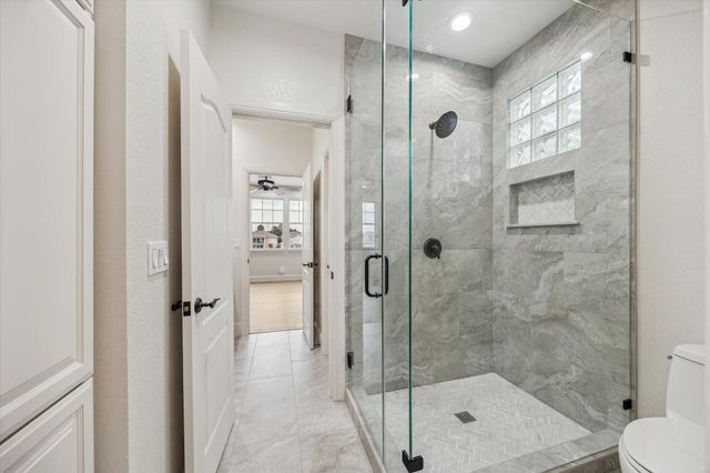 529 Southport Lane, Kemah, TX 77565