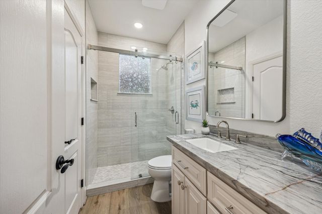 529 Southport Lane, Kemah, TX 77565