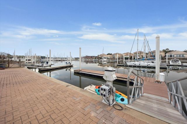 529 Southport Lane, Kemah, TX 77565