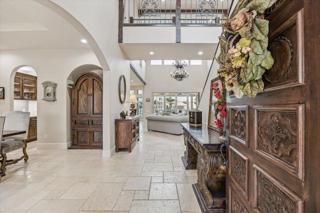 529 Southport Lane, Kemah, TX 77565