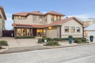 529 Southport Lane, Kemah, TX 77565