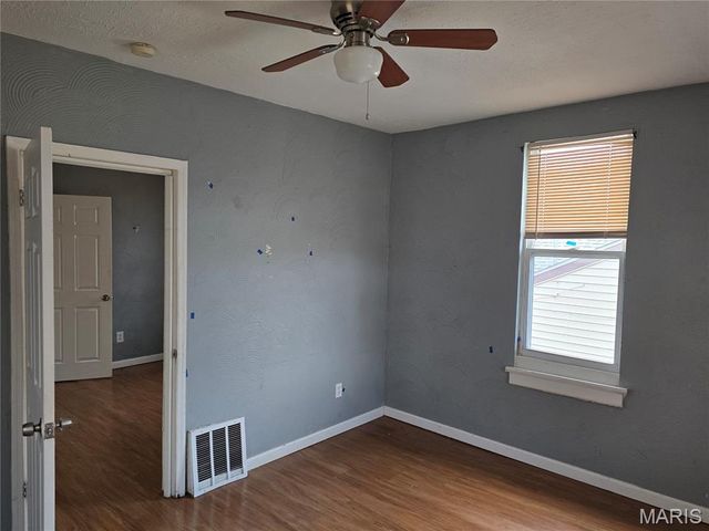 6566 Joseph Avenue, St Louis, MO 63133