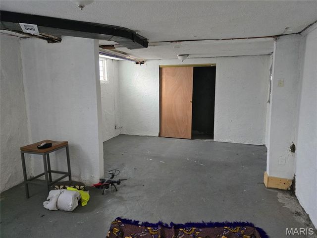 6566 Joseph Avenue, St Louis, MO 63133