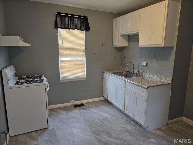 6566 Joseph Avenue, St Louis, MO 63133