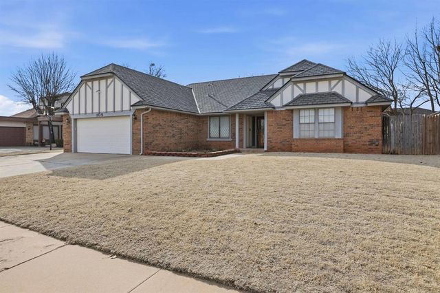 105 Wellington Lane, Moore, OK 73160