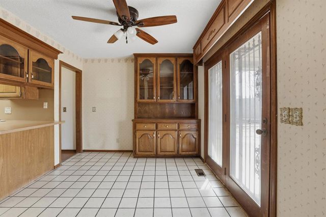105 Wellington Lane, Moore, OK 73160