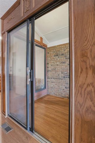 105 Wellington Lane, Moore, OK 73160