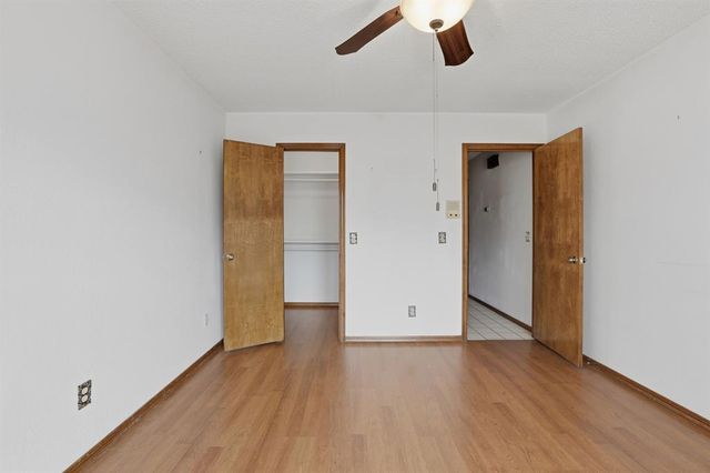 105 Wellington Lane, Moore, OK 73160