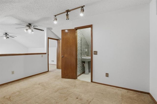 105 Wellington Lane, Moore, OK 73160