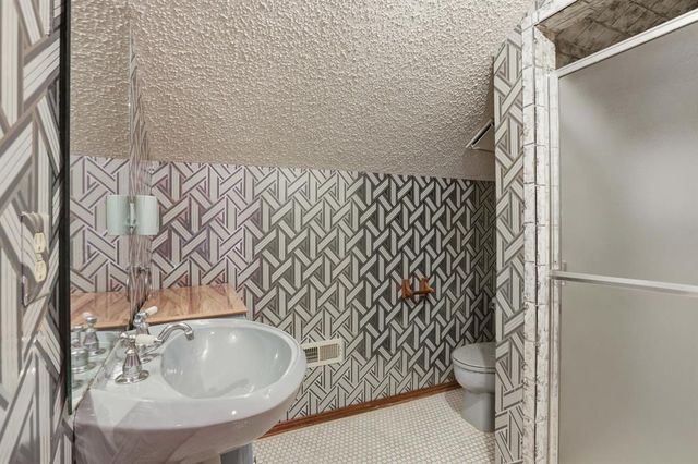 105 Wellington Lane, Moore, OK 73160