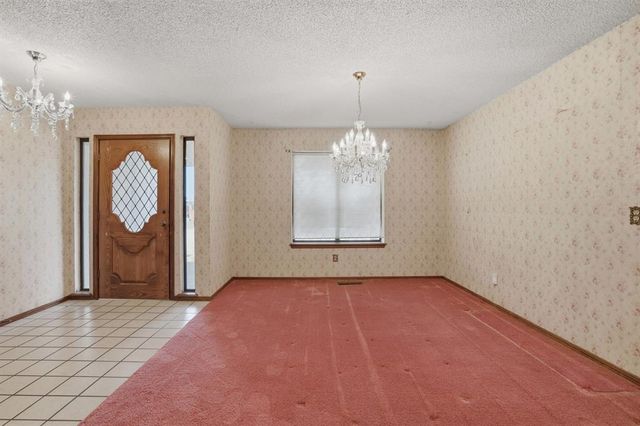105 Wellington Lane, Moore, OK 73160