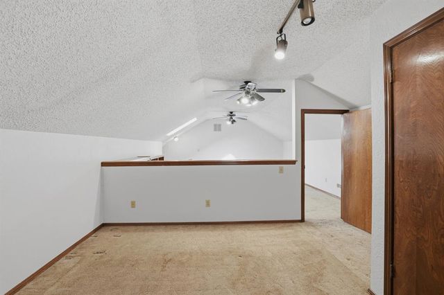 105 Wellington Lane, Moore, OK 73160