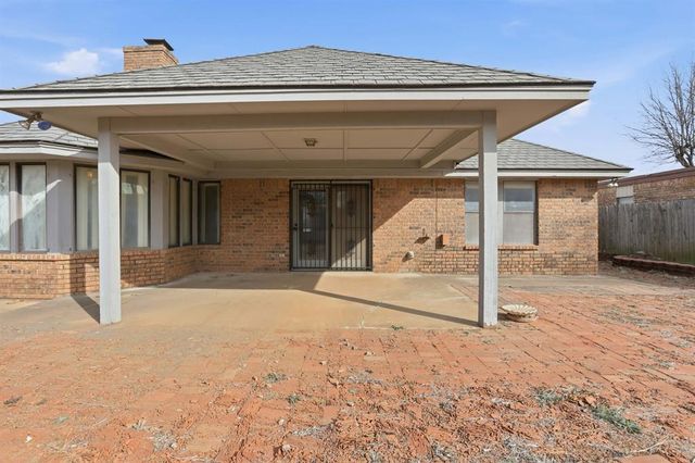 105 Wellington Lane, Moore, OK 73160