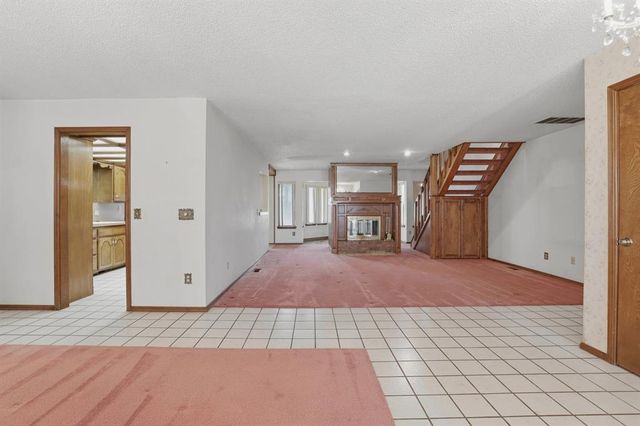 105 Wellington Lane, Moore, OK 73160