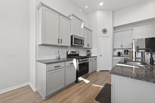 9725 Guadalupe Street, Conroe, TX 77303