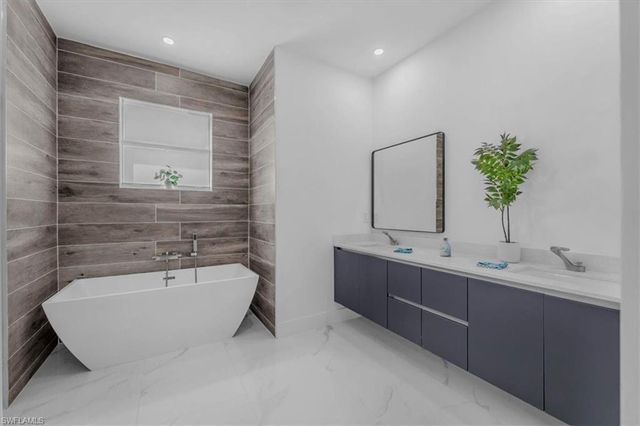 2317 Kismet PKWY W, Cape Coral, FL 33993