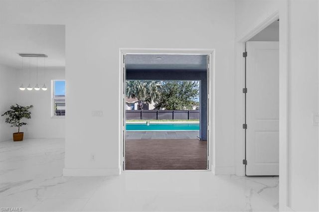 2317 Kismet PKWY W, Cape Coral, FL 33993