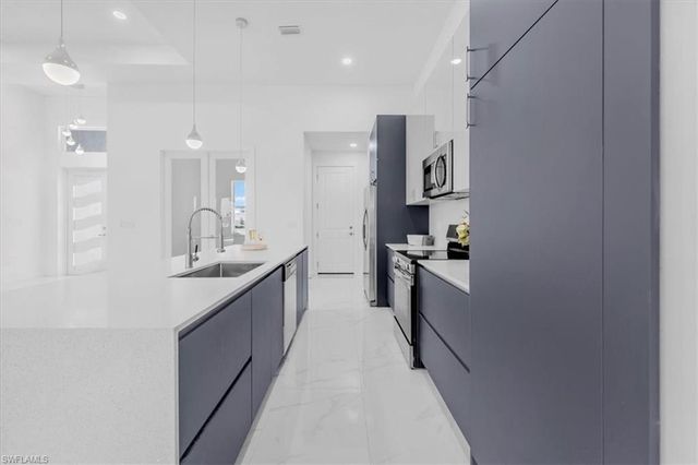 2317 Kismet PKWY W, Cape Coral, FL 33993