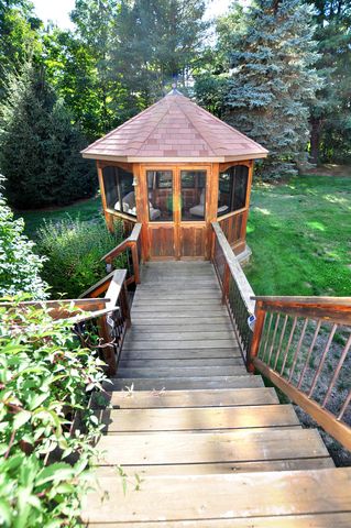 24 Maplewood Drive, New Milford, CT 06776