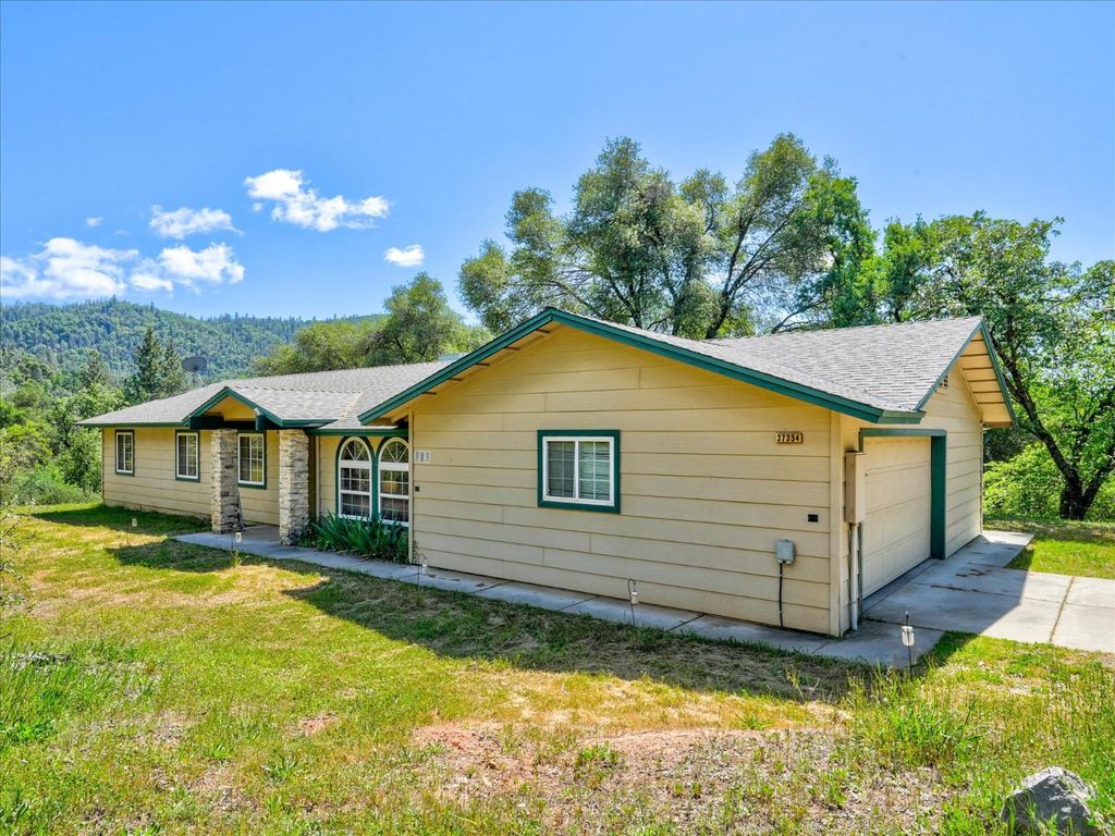 Image 1 of property listing at 37354 Romero, Coarsegold, CA 93614