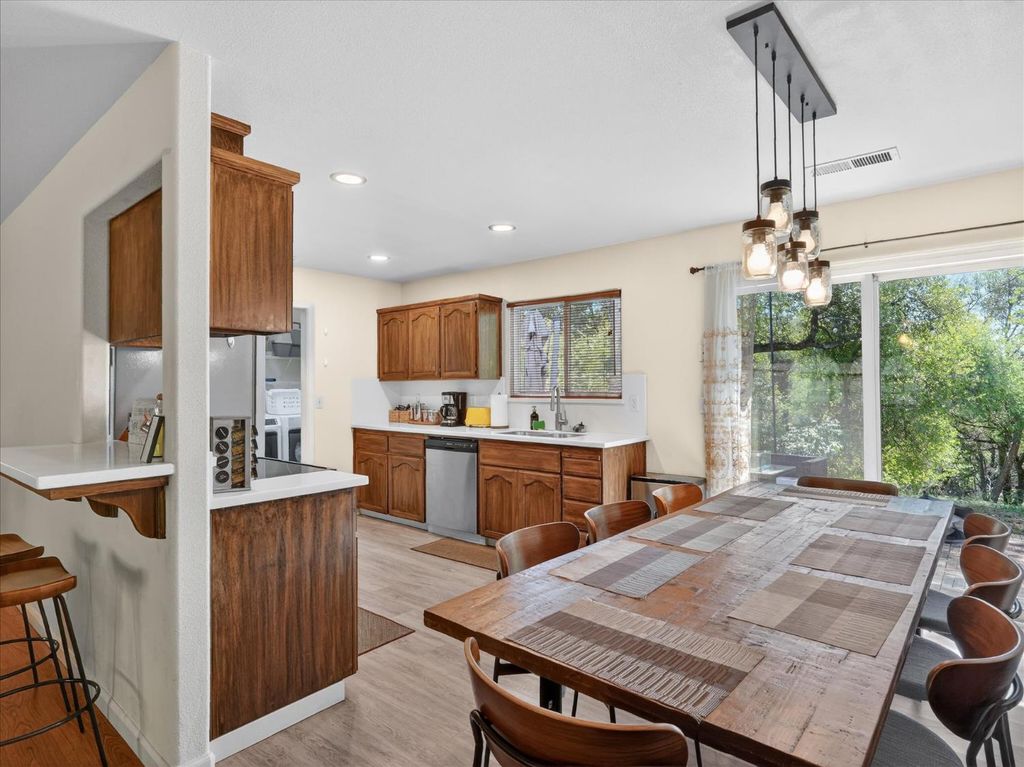 Image 12 of property listing at 37354 Romero, Coarsegold, CA 93614