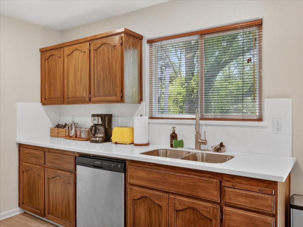 Image 13 of property listing at 37354 Romero, Coarsegold, CA 93614