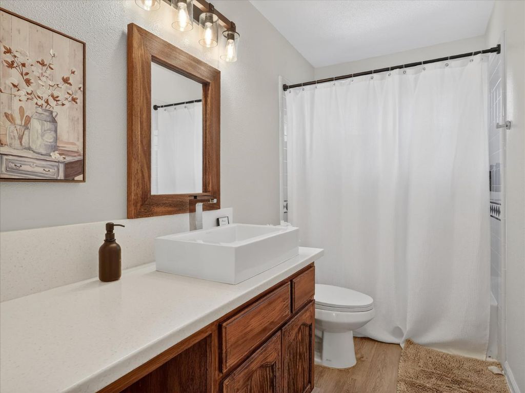Image 21 of property listing at 37354 Romero, Coarsegold, CA 93614