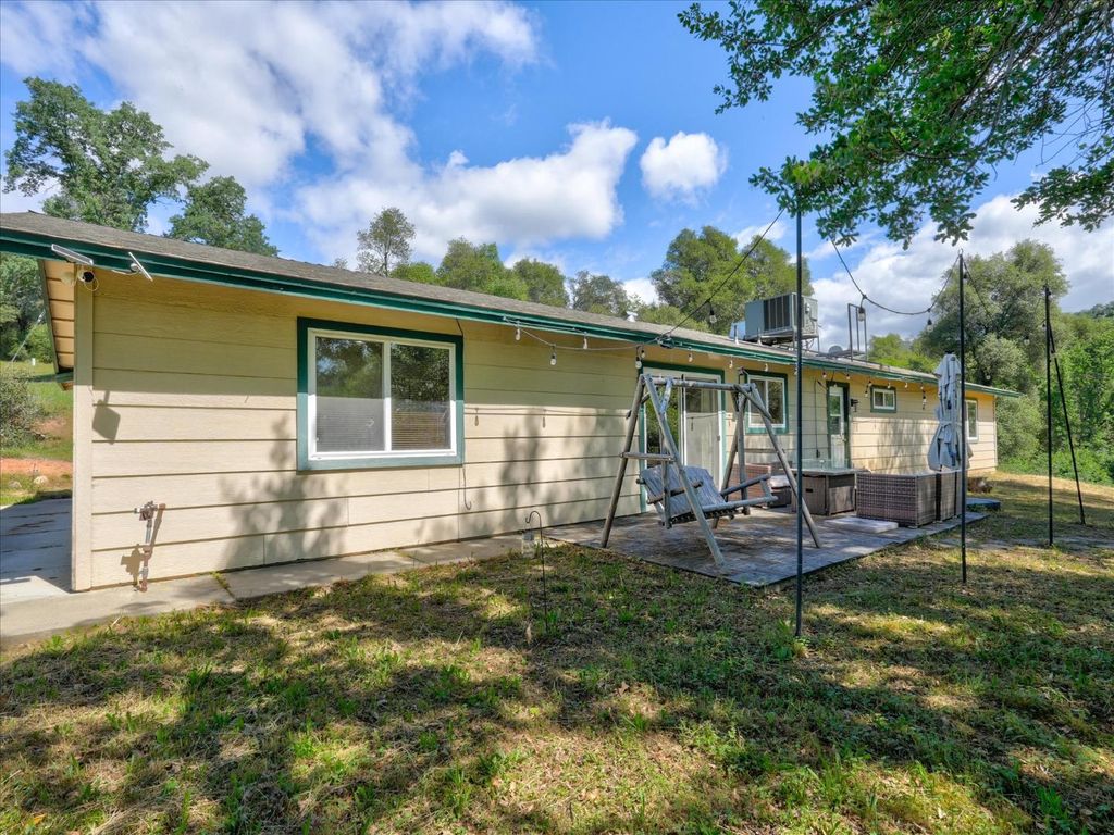 Image 33 of property listing at 37354 Romero, Coarsegold, CA 93614