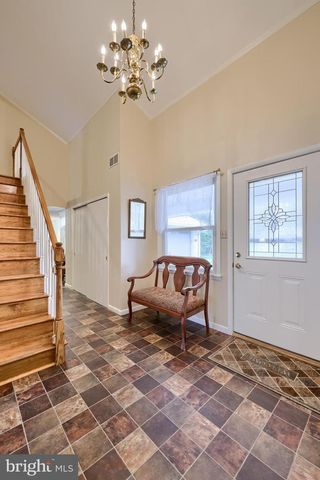18 GREENBRIAR DR, York, PA 17407