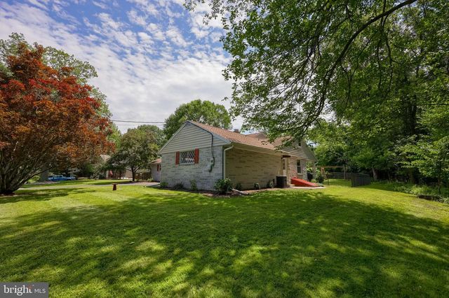 18 GREENBRIAR DR, York, PA 17407