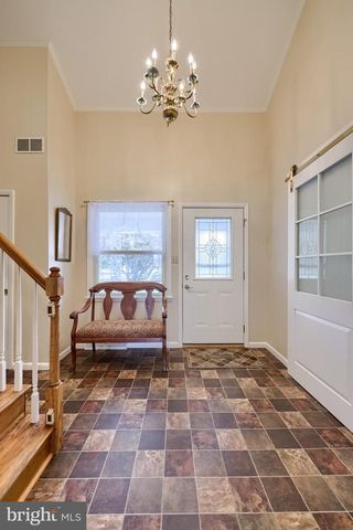 18 GREENBRIAR DR, York, PA 17407