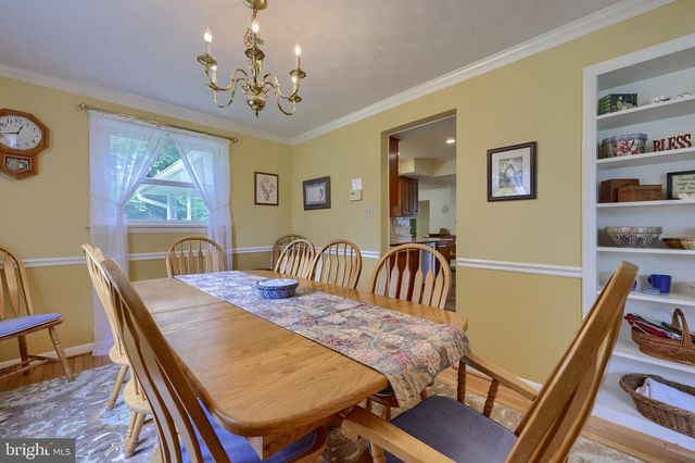 18 GREENBRIAR DR, York, PA 17407