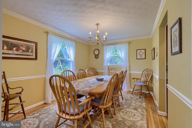 18 GREENBRIAR DR, York, PA 17407