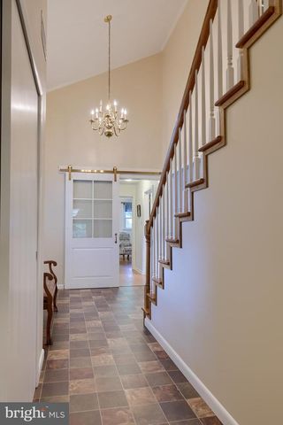 18 GREENBRIAR DR, York, PA 17407