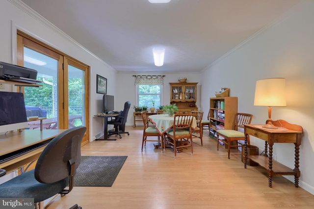 18 GREENBRIAR DR, York, PA 17407