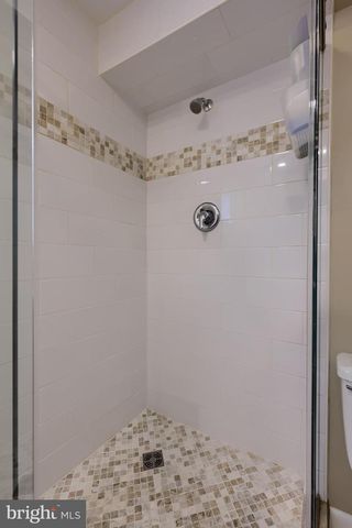 18 GREENBRIAR DR, York, PA 17407