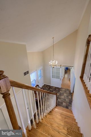 18 GREENBRIAR DR, York, PA 17407