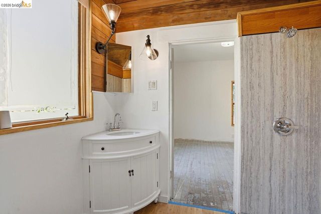 522 63rd, Oakland, CA 94609