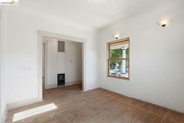 522 63rd, Oakland, CA 94609