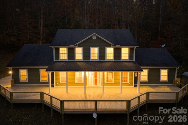 166 Jay Bird Drive, Sylva, NC 28779