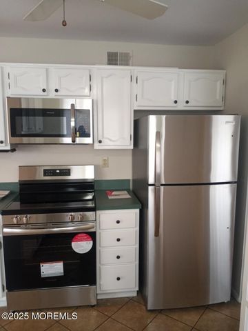 19 Marlow Avenue, Manchester, NJ 08759