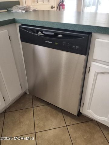 19 Marlow Avenue, Manchester, NJ 08759